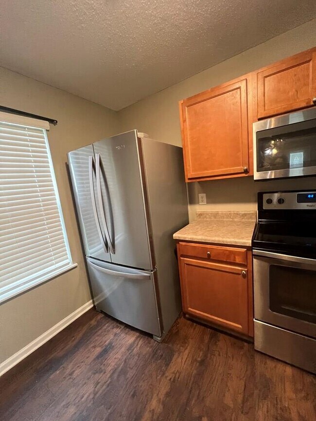 Building Photo - 1666 Mossberg Dr