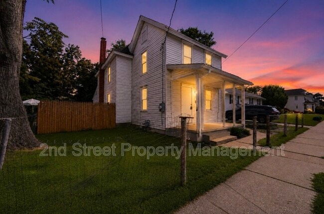 Building Photo - 210 W Buck St