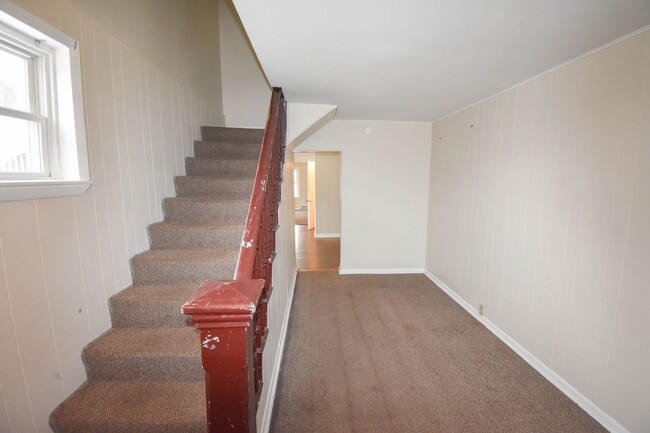 Building Photo - RWIL300