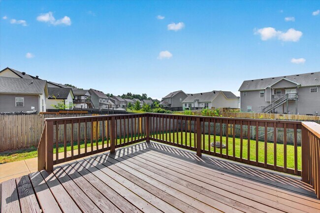 Building Photo - 645 Fox Hound Dr