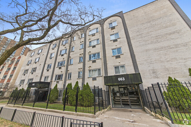Building Photo - 663 W Grace St