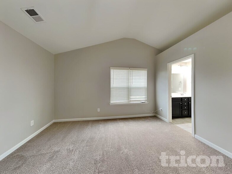 Building Photo - 3225 Ainsley Woods Dr