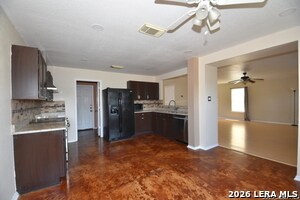 Building Photo - 83 Viking Oak