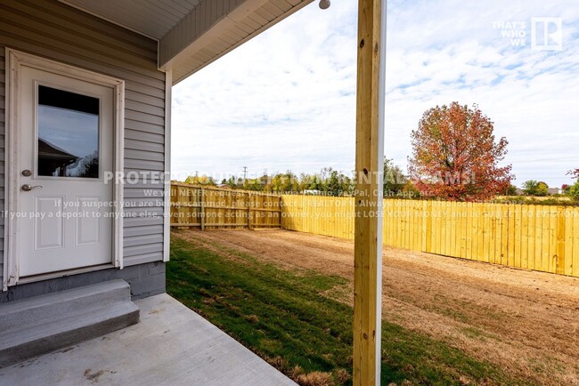 Building Photo - 3102 SW Garrison Ln