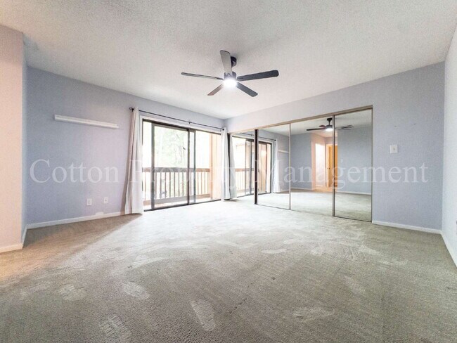 Building Photo - 2030 Albert Cir