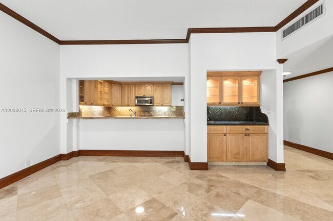 Building Photo - 251 Crandon Blvd