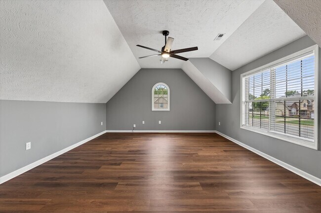 Building Photo - 1484 Apache Way