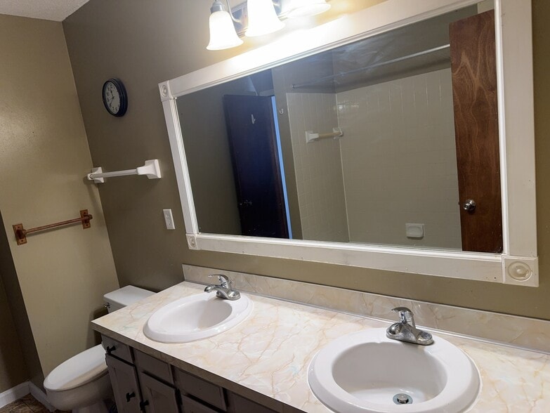 Building Photo - 11898 Tulip St NW