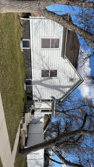 Primary Photo - 213 8th St S