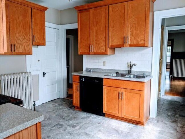 Building Photo - Prospect Lower house