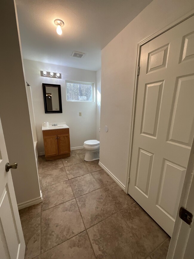 Building Photo - 2210 TX-31