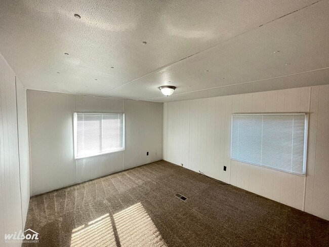 Building Photo - Spacious 4-Bedroom Home in Mabton, WA – Pet Friendly!