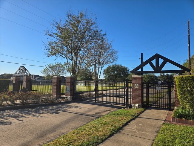 Building Photo - 2614 Parkbriar Ln