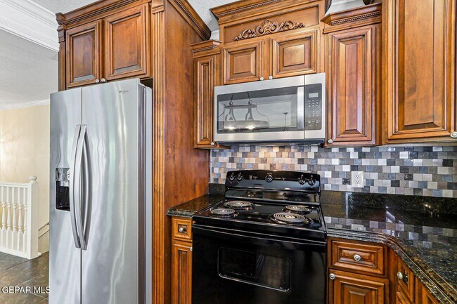 Building Photo - 350 Thunderbird Dr