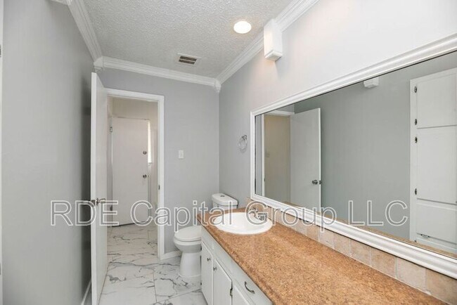 Building Photo - 8013 Emerald Hills Way