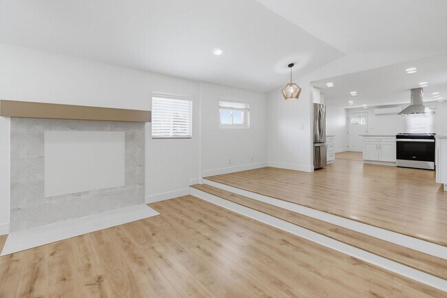 Building Photo - 2710 Chaffee St