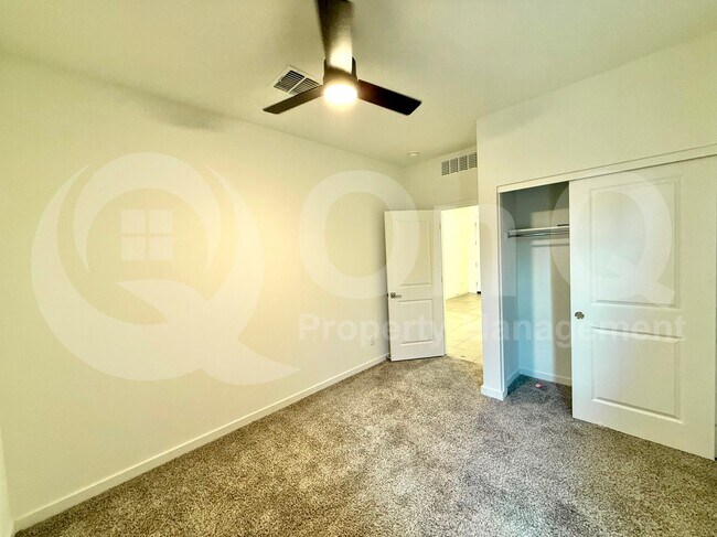 Building Photo - 9009 W Agora Ln