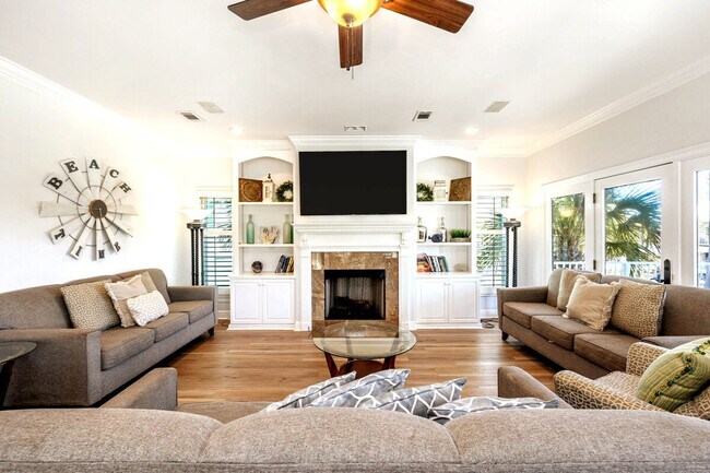 Building Photo - 2825 Scenic Hwy 98