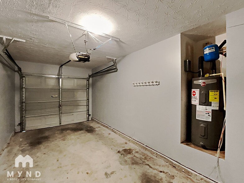 Building Photo - 1531 Eastern Sunrise Ln