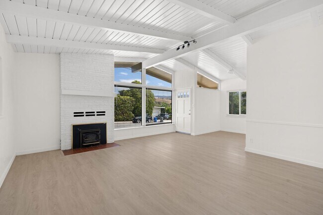 Building Photo - 289 Ramona Dr