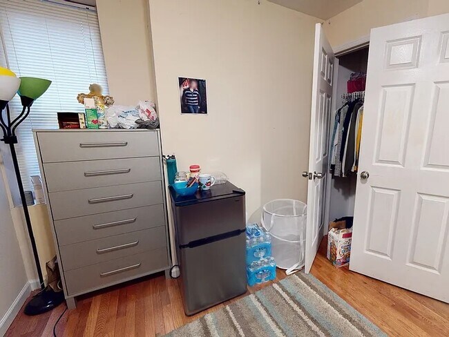 Building Photo - 623 S 42nd St