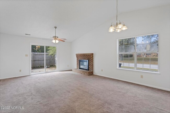 Building Photo - 100 Creekview Dr