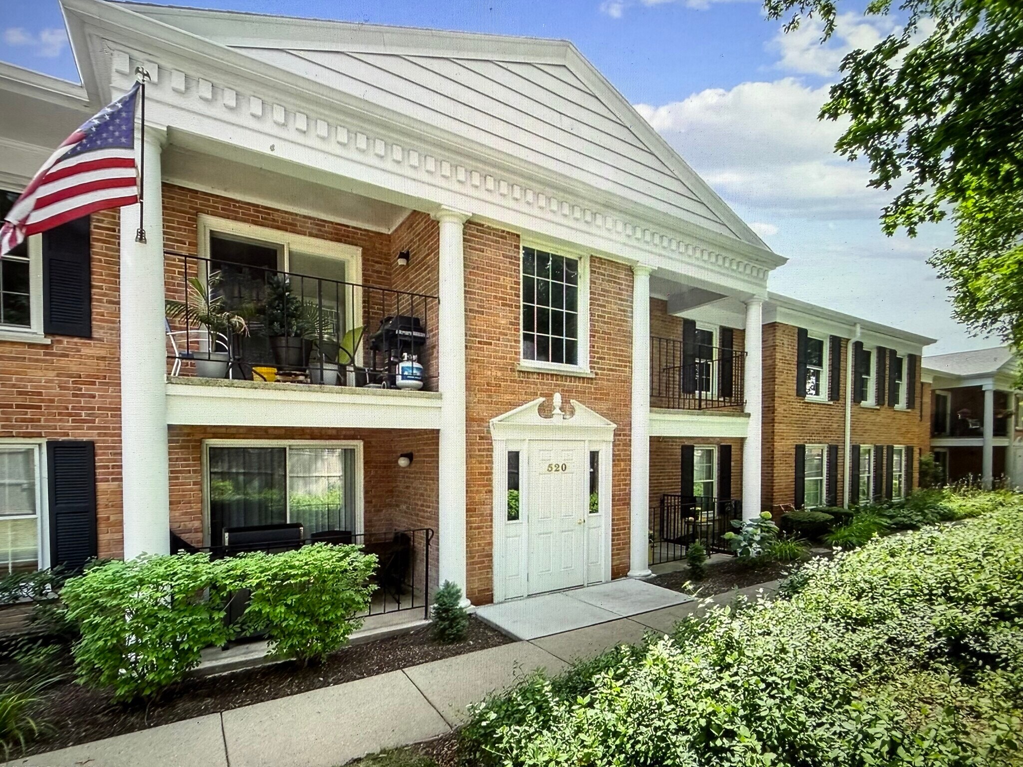 Building Photo - 520 Shorely Dr