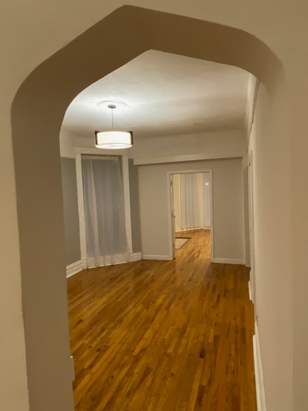 Living Room 2, LR 1 - 3314 W Monroe St