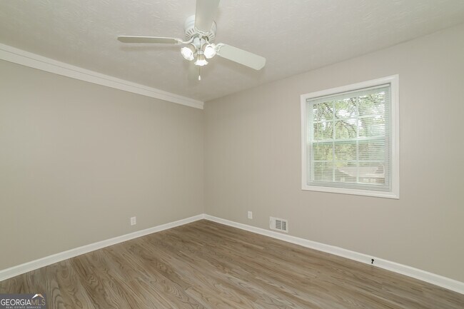 Building Photo - 608 Upland Ridge Dr NW