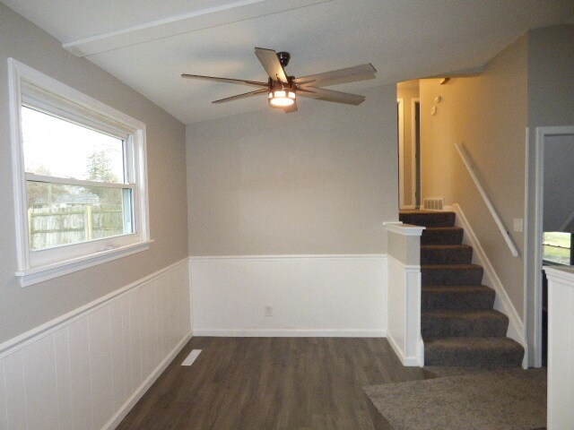 Building Photo - Updated East side split level
