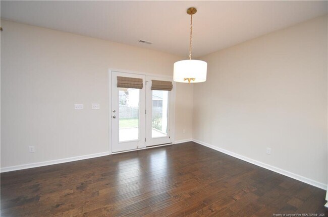 Building Photo - 84 Fairview St