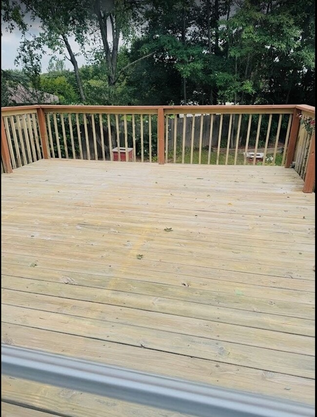 Building Photo - Beautiful spacious 4 bed 4 bath Family Home