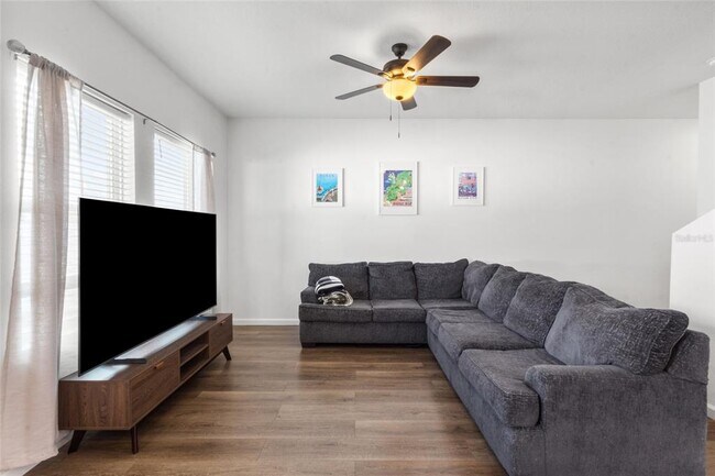 Building Photo - 831 Sunlit Coral St