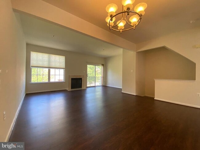 Building Photo - 8484 Pattette Pl