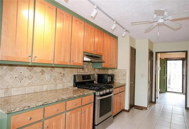 Building Photo - 5100 Forest Mist Dr