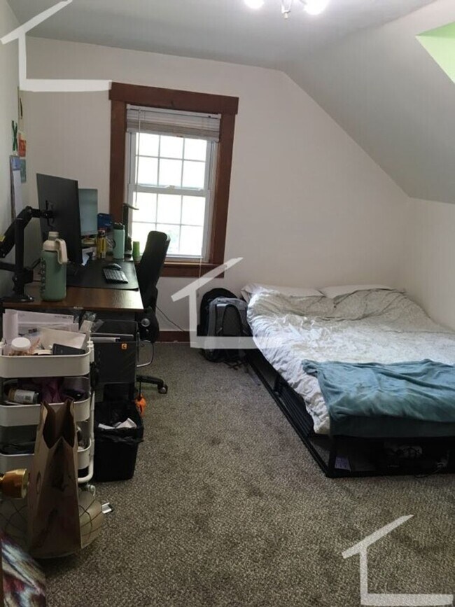 Building Photo - 48 Dighton St