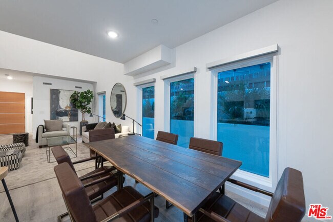 Building Photo - 846 N Alta Vista Blvd