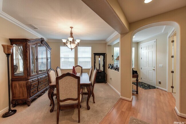 Building Photo - Immaculate Single-Story Home- in Roseville...