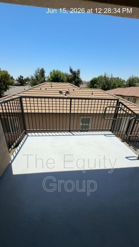 Building Photo - 2106 W Lark Ave