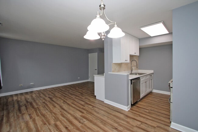 Building Photo - 652 Nantucket Way