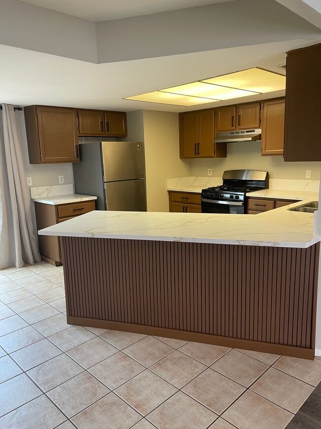 Building Photo - Henderson - 1 Bedroom - 1 Bath - Townhouse