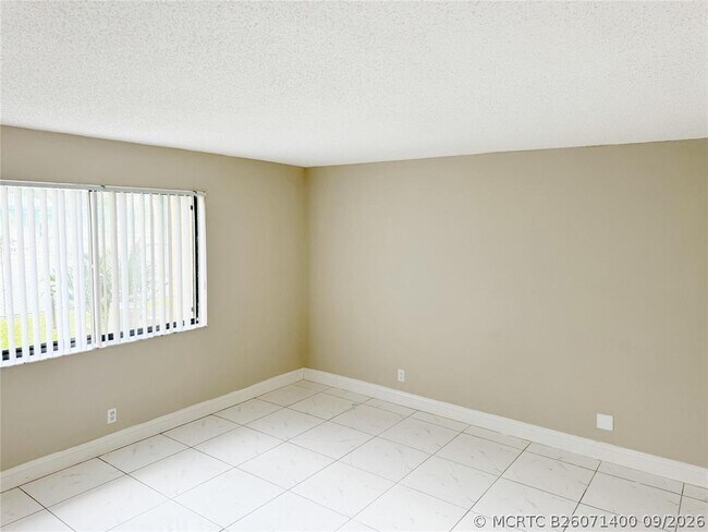 Building Photo - 2788 Tennis Club Dr