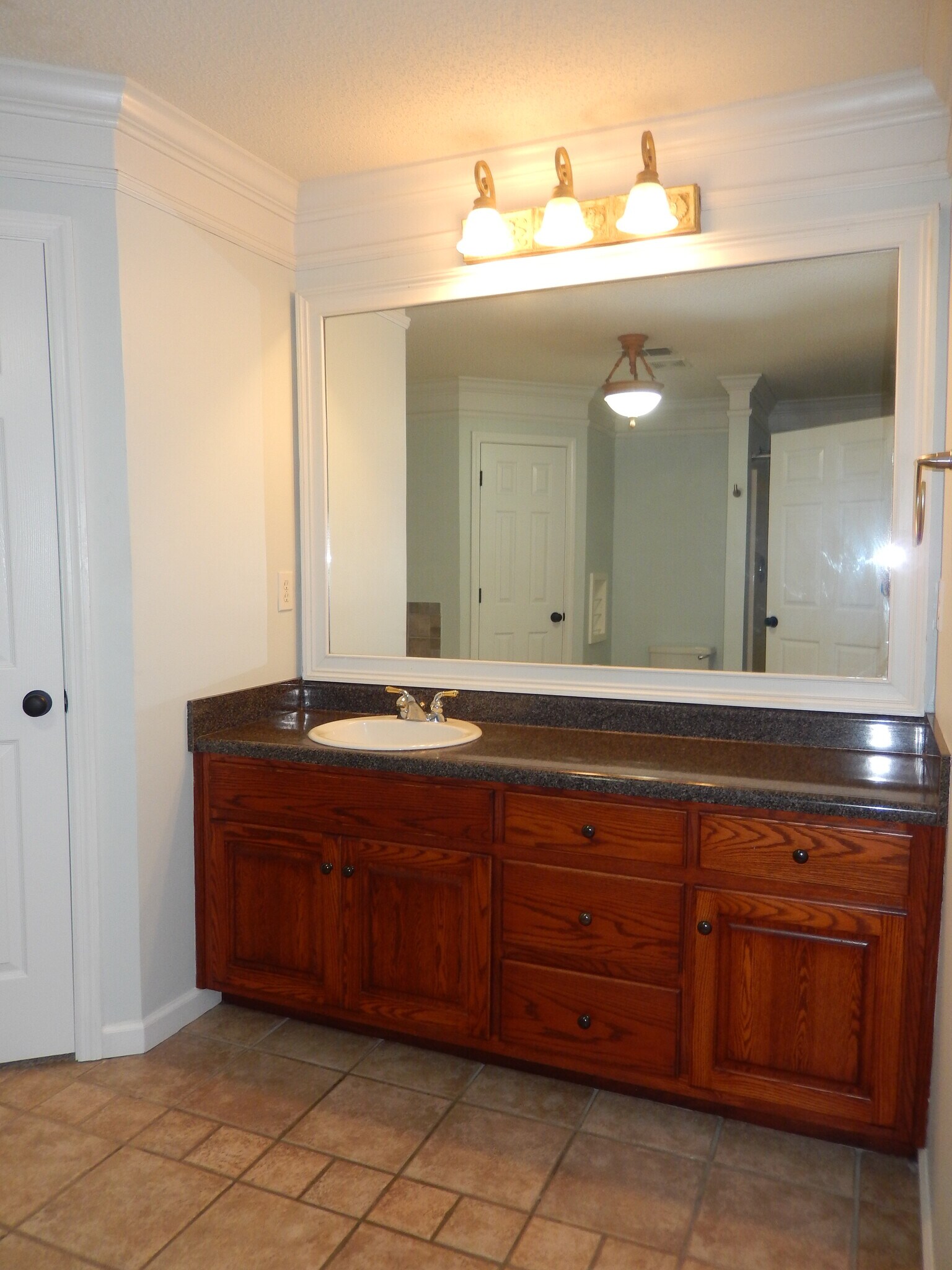 Bathroom - 2065 Pinemount Blvd