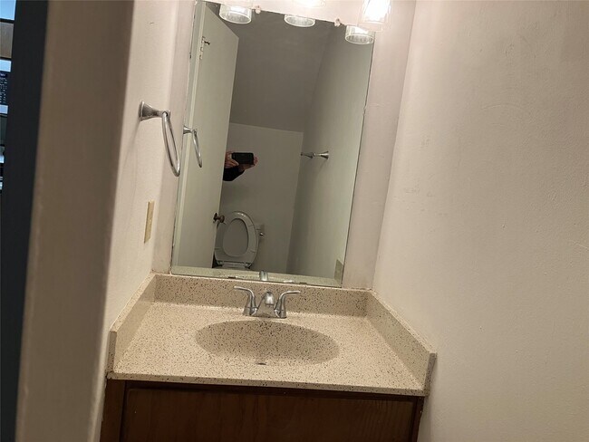 Building Photo - 8048 Sands Point Dr