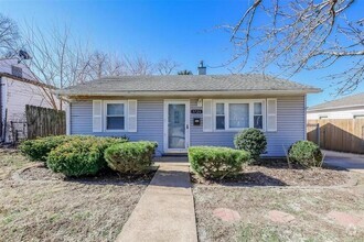 Building Photo - Fantastic 2bd/1ba home! Let yourself in!