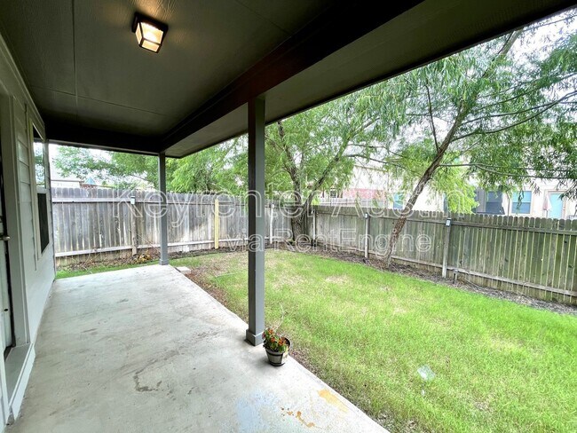 Building Photo - 347 Noddy Rd