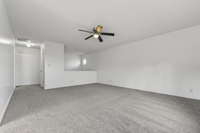 Building Photo - 4329-4337 S Elizabeth