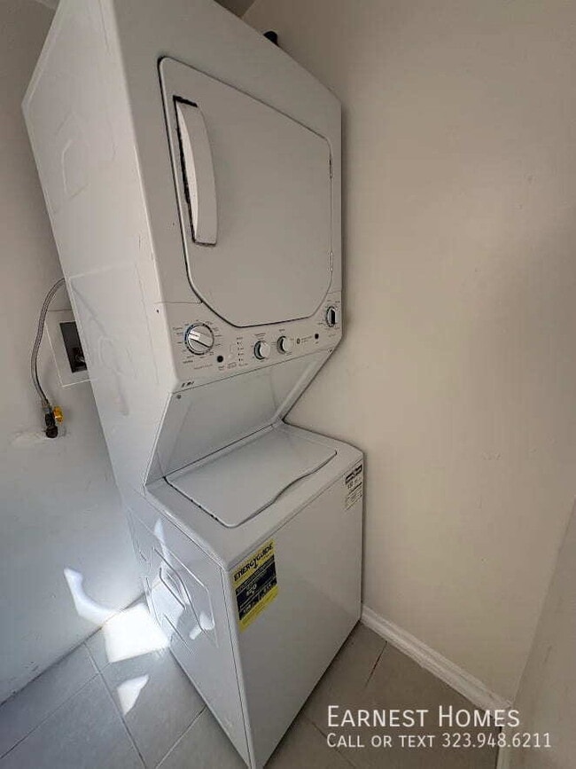 Building Photo - 19020 Sylvan St