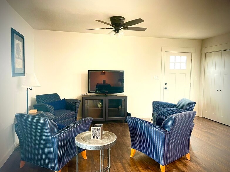 Building Photo - 650 Dogwood Trail