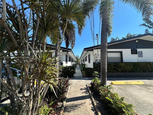 Building Photo - 108 NW 2nd Ave